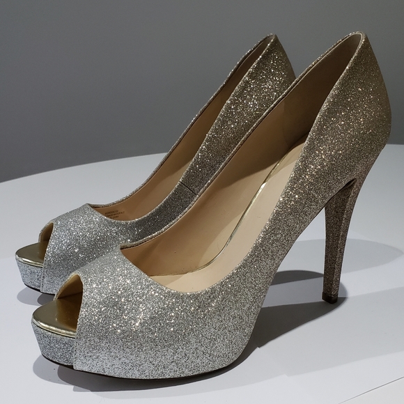 Guess peep-toe gold & silver platform pump heels - Picture 1 of 3